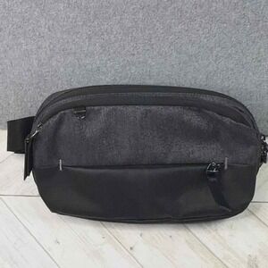 Sherpani Hyk Belt Bag Black‎ Nylon Crossbody Multi Pocket Zip Closure Fanny Pack